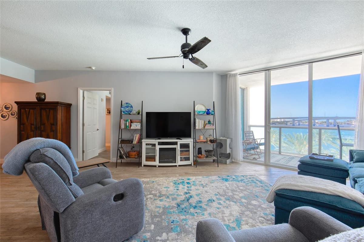241 RIVERSIDE DRIVE — photo 4 of 42