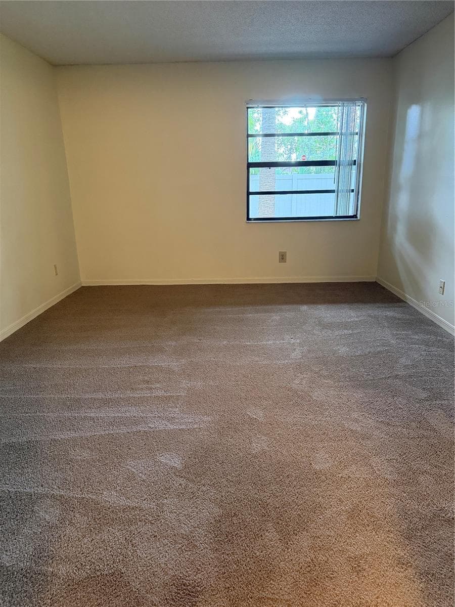 2919 REGENCY DRIVE — photo 11 of 20