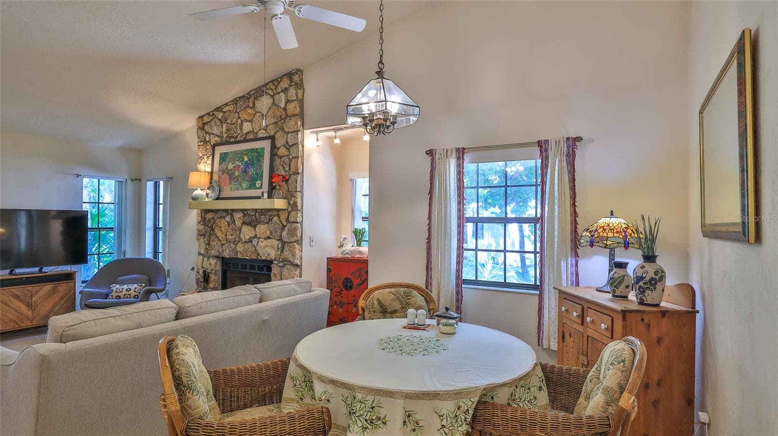 6194 SEQUOIA DRIVE — photo 8 of 35