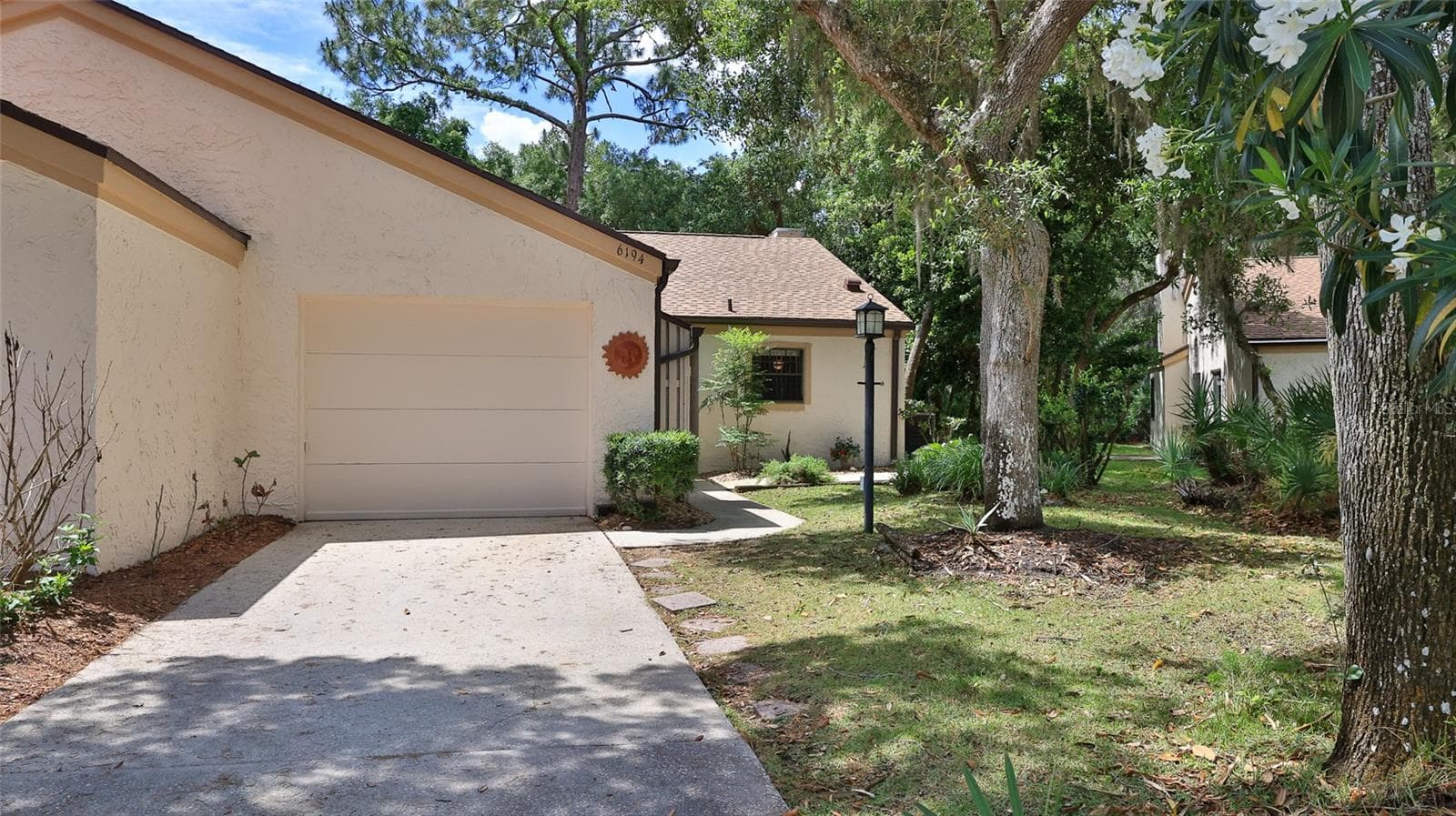 6194 SEQUOIA DRIVE — photo 2 of 35