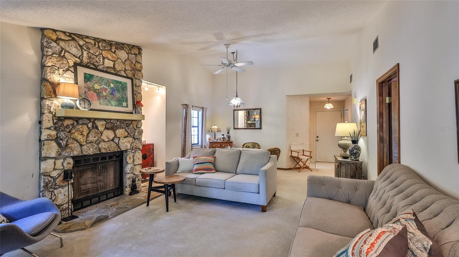 6194 SEQUOIA DRIVE — photo 4 of 35