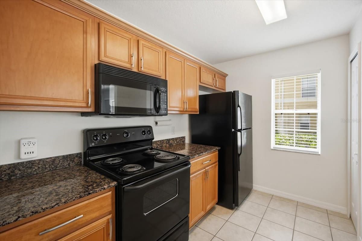 3435 CASTLE STONE COURT — photo 18 of 39