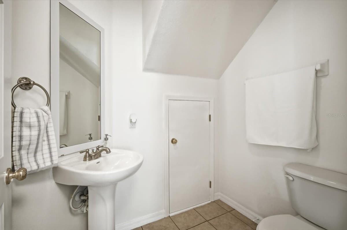 3435 CASTLE STONE COURT — photo 23 of 39