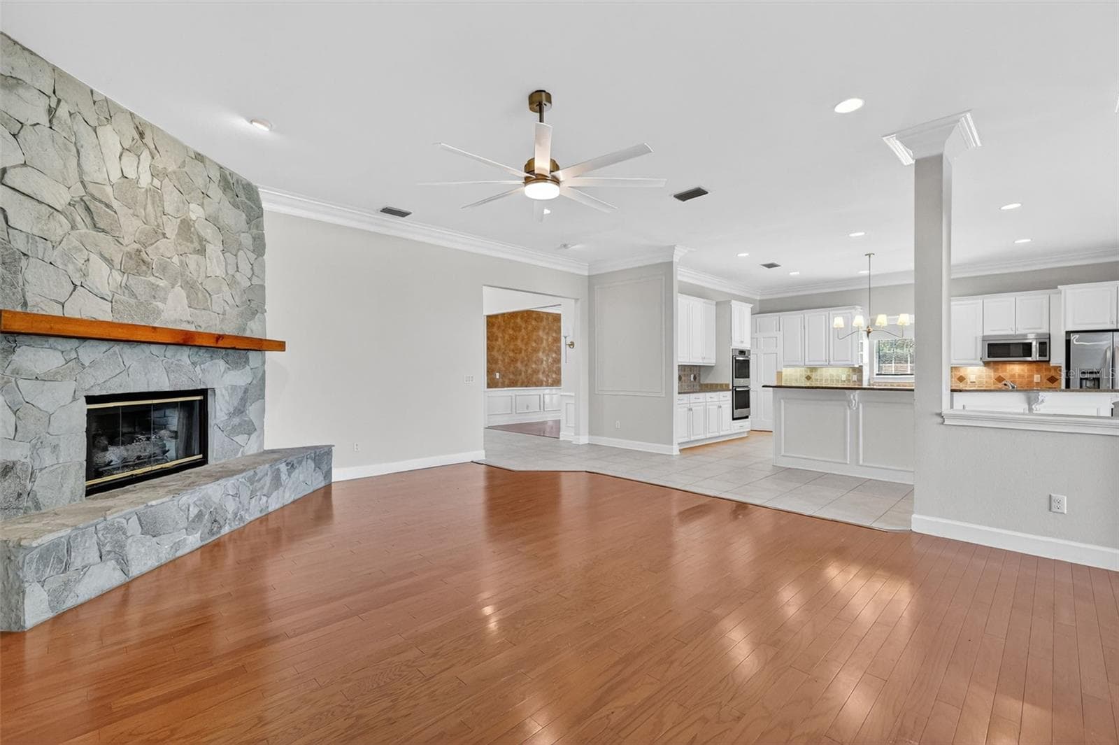 1741 EDGEWATER DRIVE — photo 16 of 61