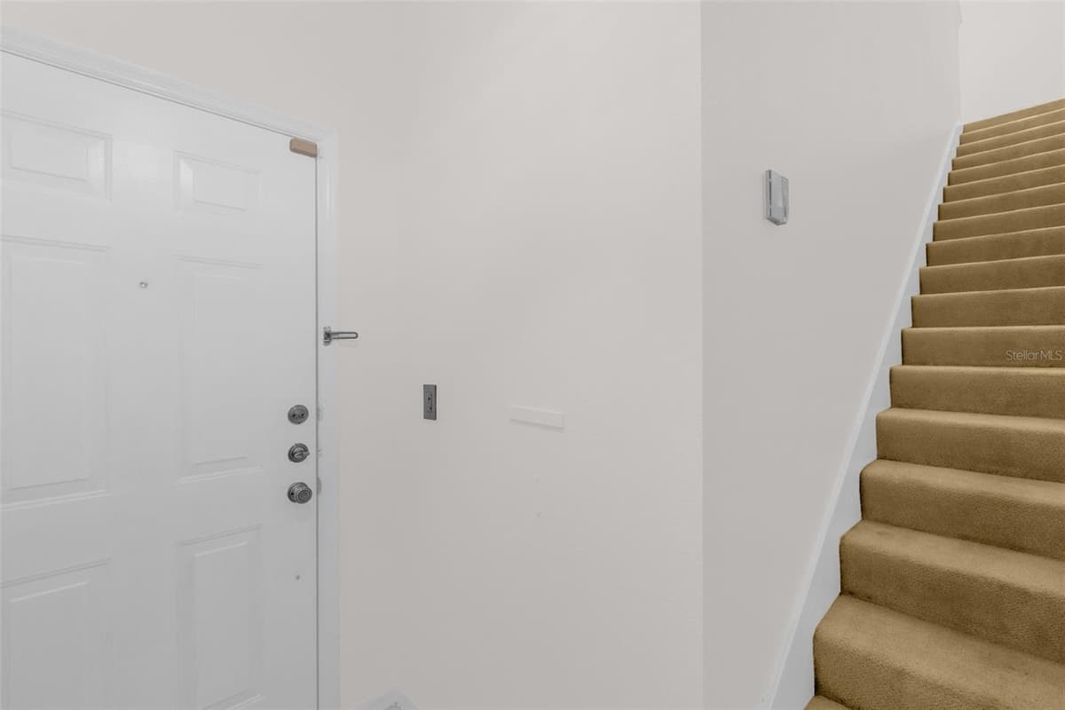 421 SUMMIT RIDGE PLACE — photo 16 of 31