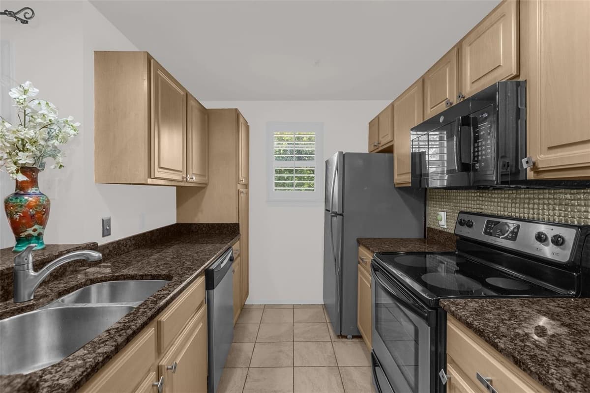 421 SUMMIT RIDGE PLACE — photo 8 of 31