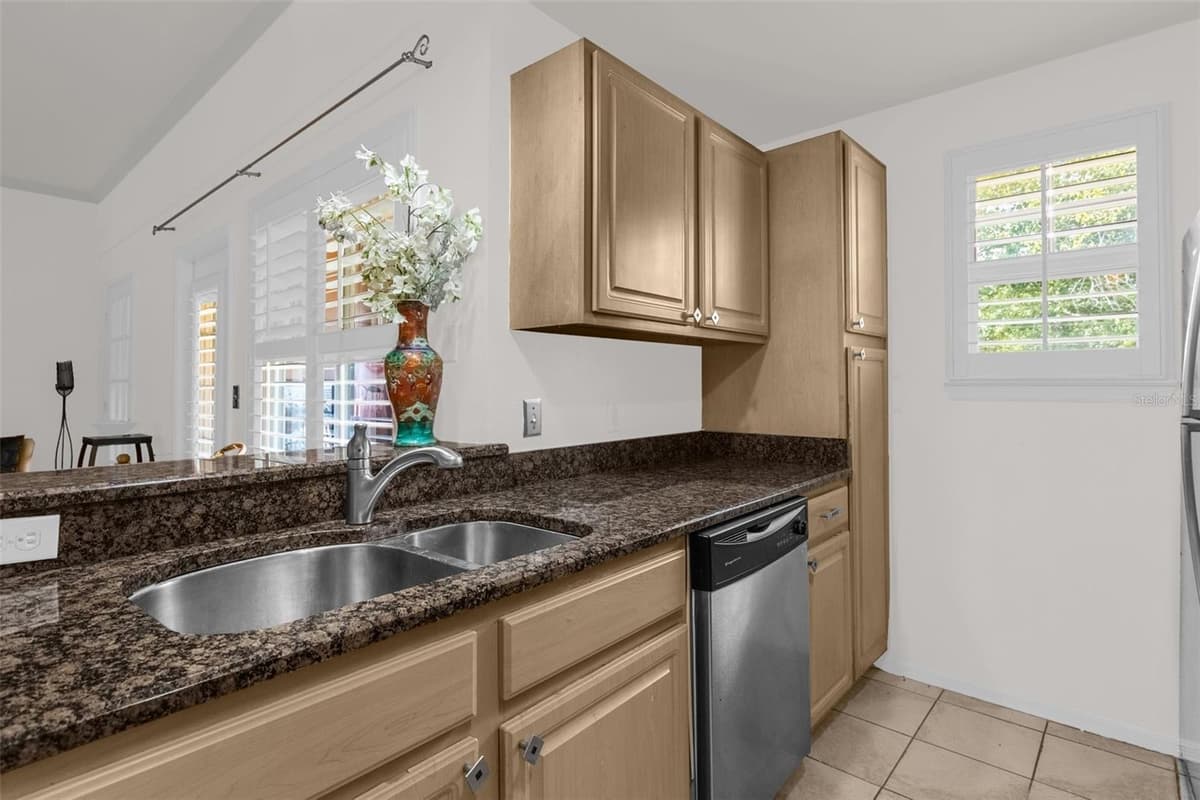 421 SUMMIT RIDGE PLACE — photo 10 of 31