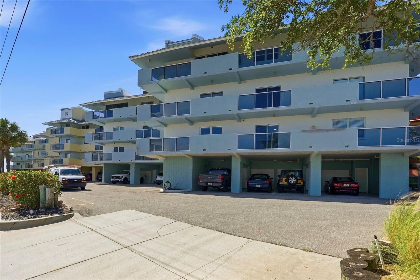 1100 PINELLAS BAYWAY — photo 2 of 46