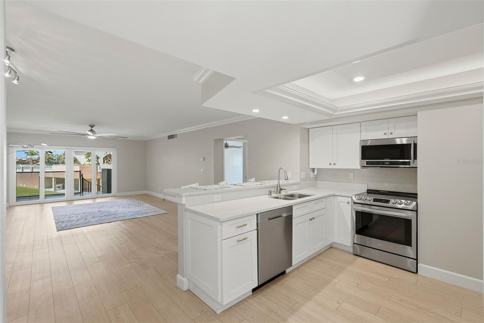 1100 PINELLAS BAYWAY — photo 6 of 46