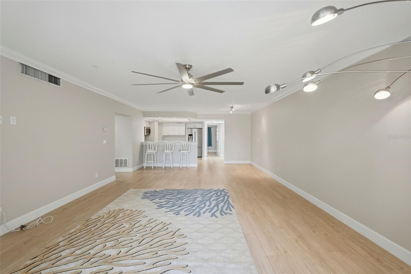 1100 PINELLAS BAYWAY — photo 9 of 46