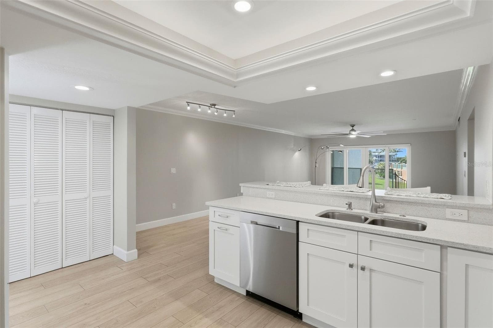 1100 PINELLAS BAYWAY — photo 7 of 46