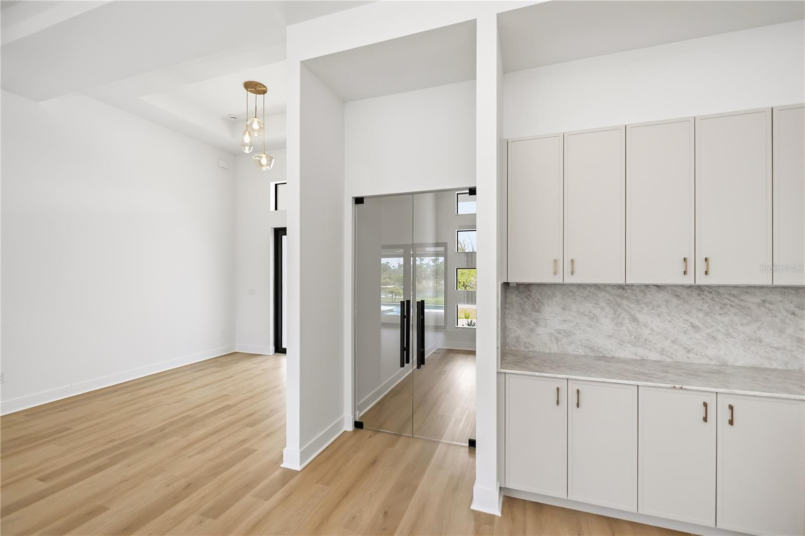 16692 LIGGETT CIRCLE — photo 11 of 61