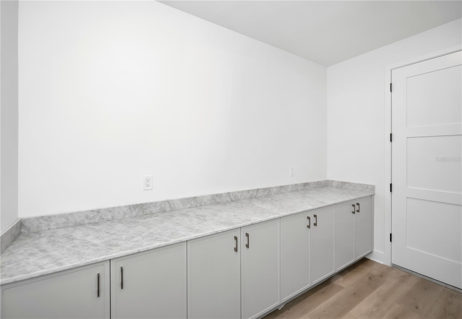 16692 LIGGETT CIRCLE — photo 43 of 61