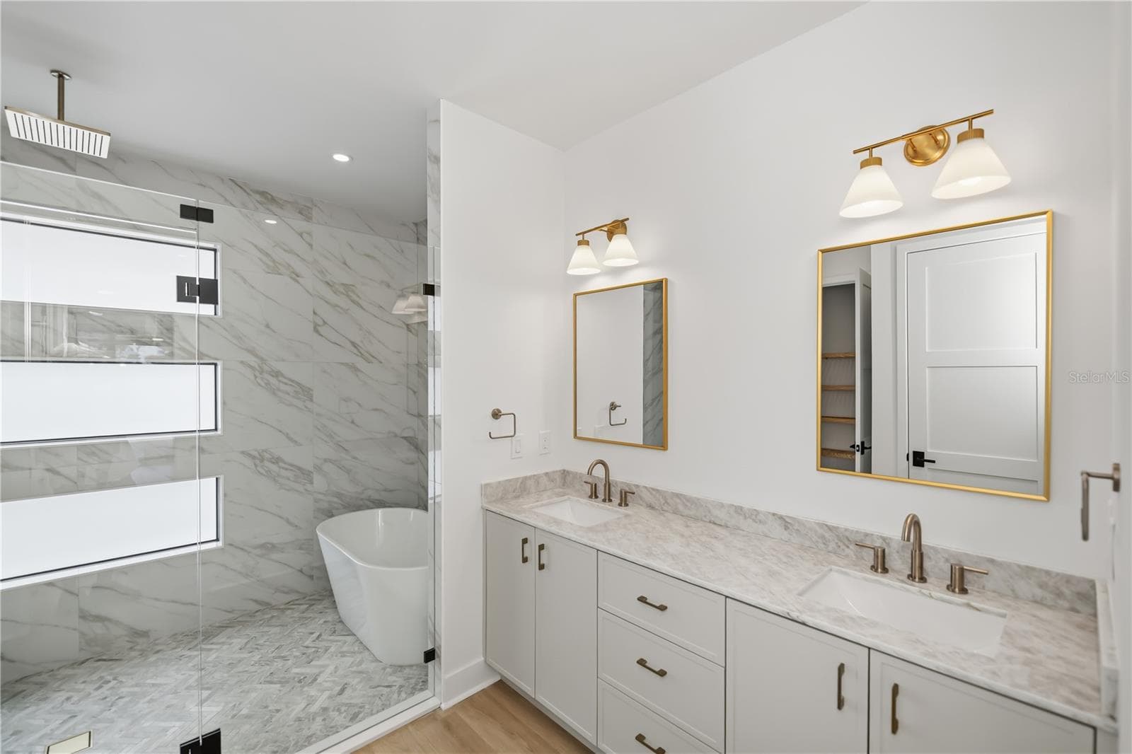 16692 LIGGETT CIRCLE — photo 6 of 61