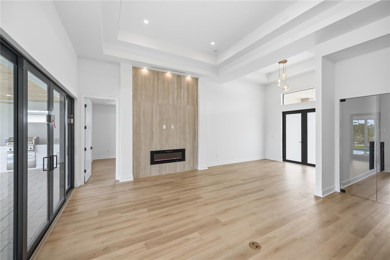 16692 LIGGETT CIRCLE — photo 13 of 61