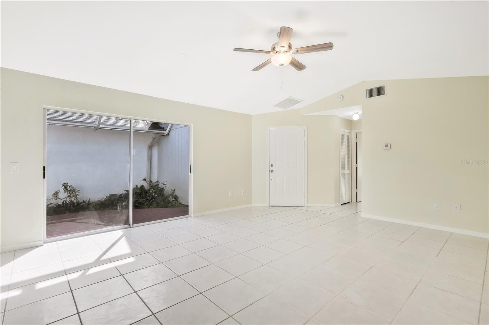 13745 DOWNING LANE — photo 5 of 24