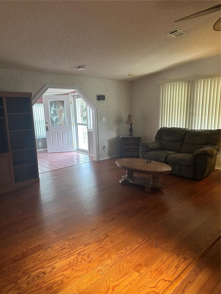 907 ORCHID STREET — photo 5 of 38