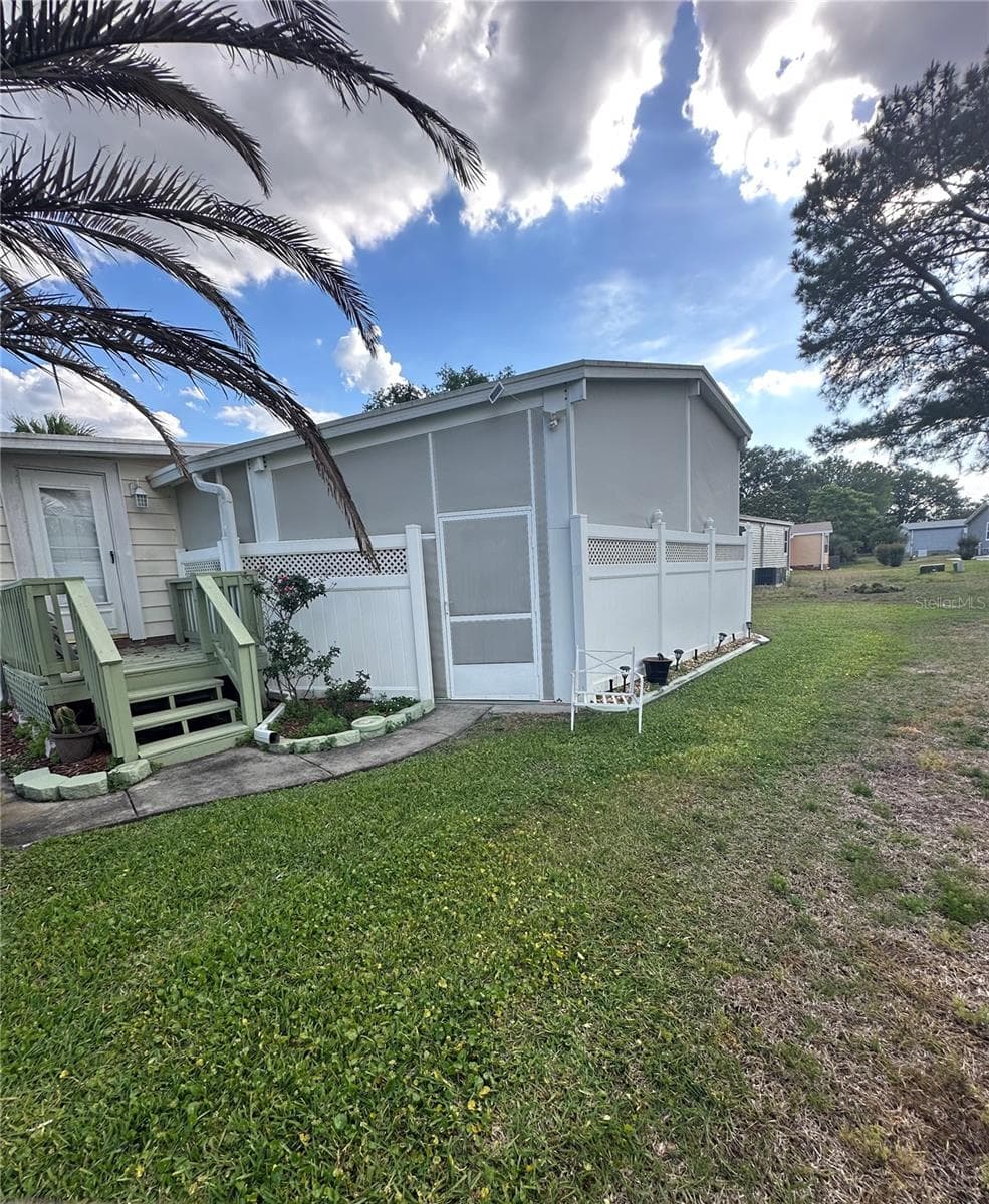 907 ORCHID STREET — photo 31 of 38