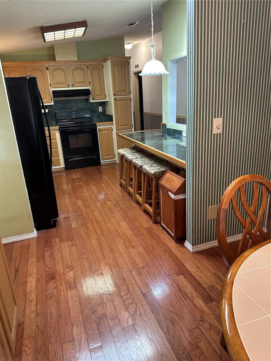 907 ORCHID STREET — photo 7 of 38