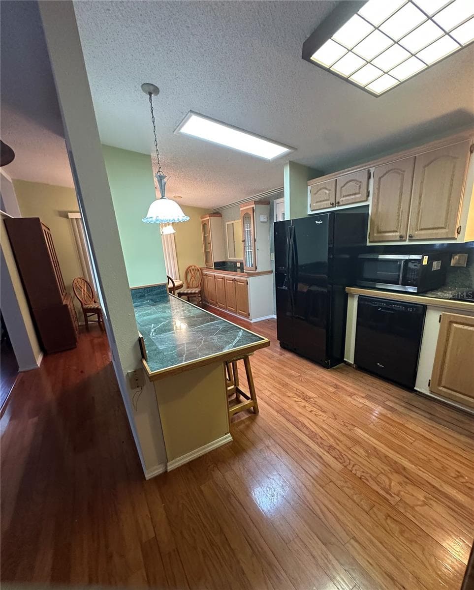 907 ORCHID STREET — photo 11 of 38