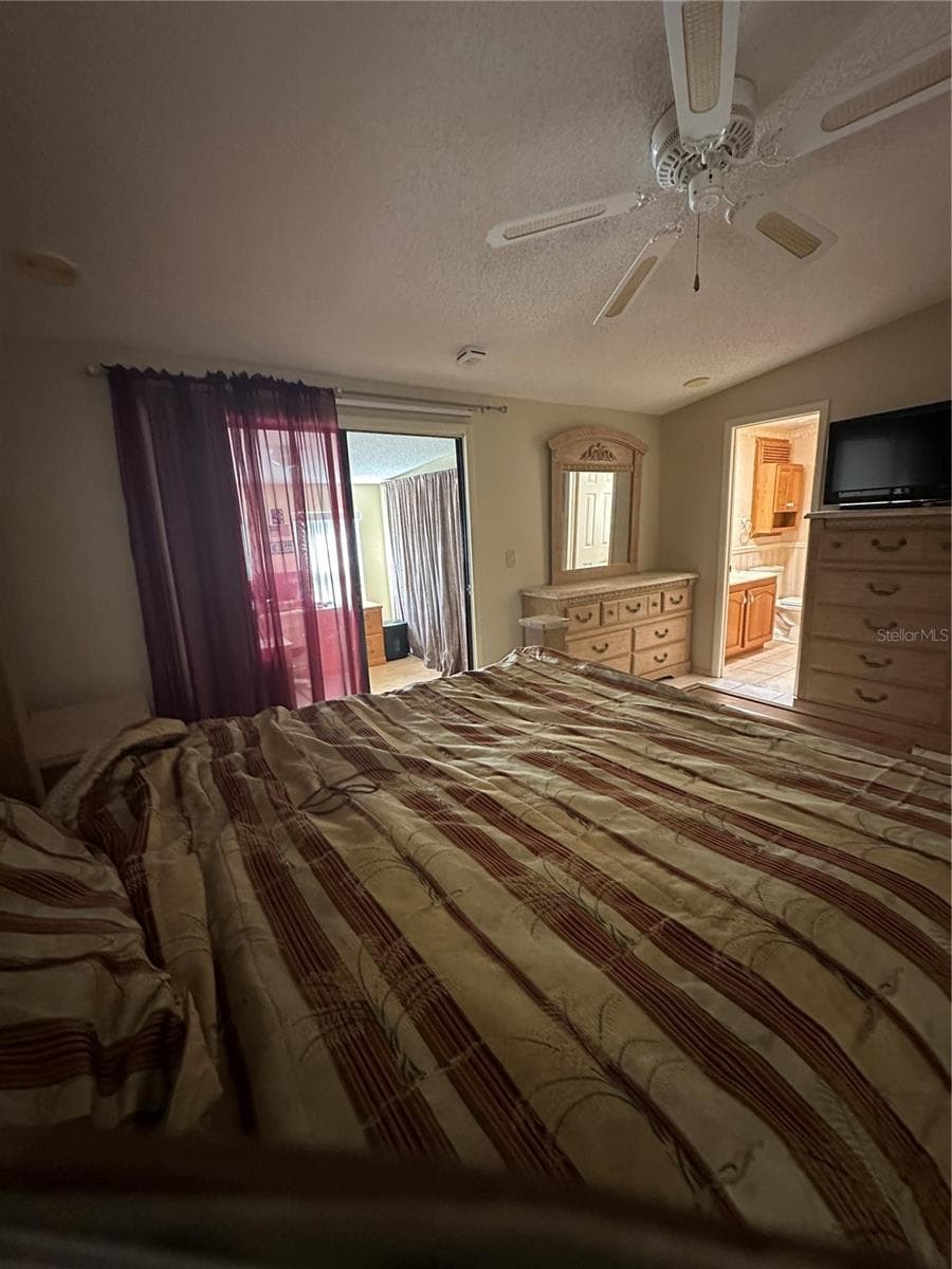 907 ORCHID STREET — photo 15 of 38