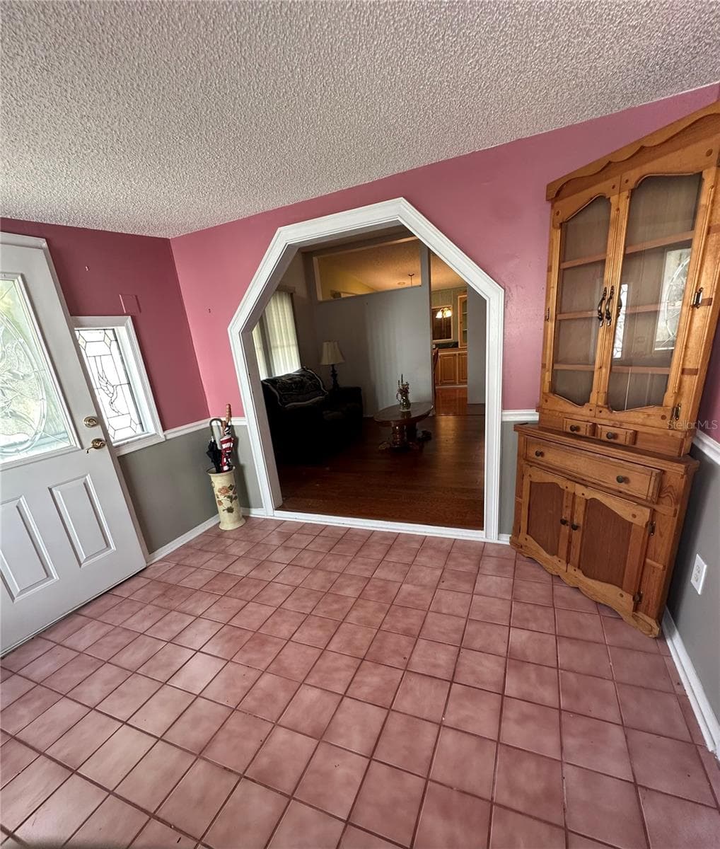 907 ORCHID STREET — photo 3 of 38