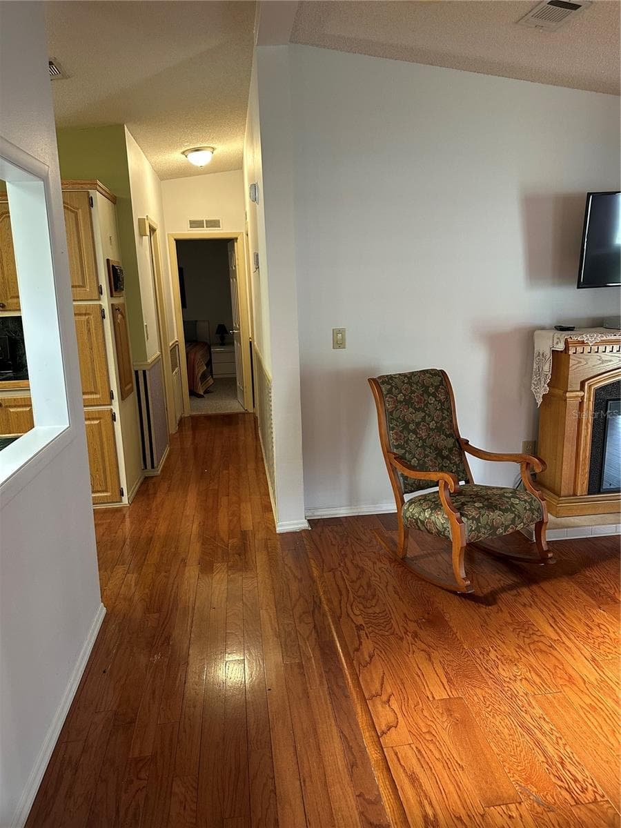 907 ORCHID STREET — photo 26 of 38