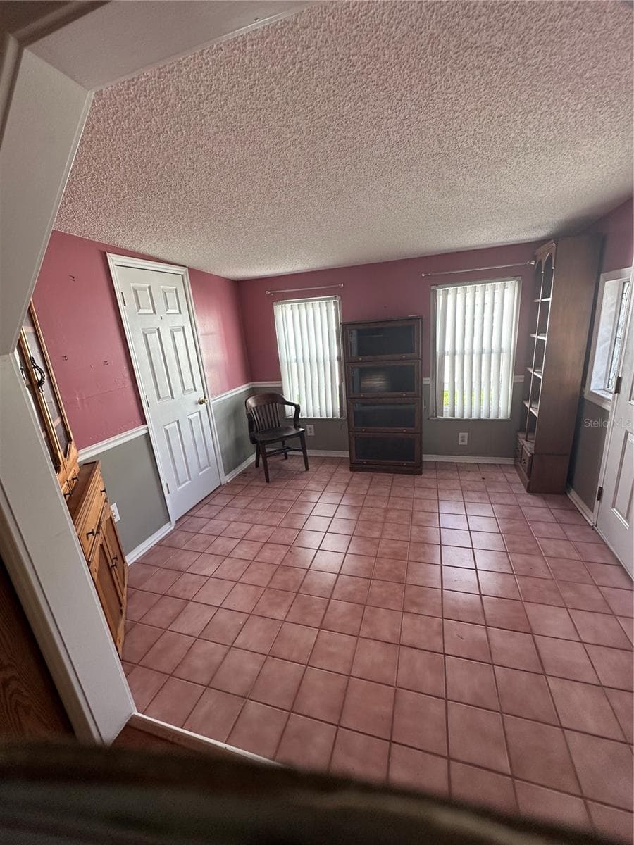 907 ORCHID STREET — photo 4 of 38