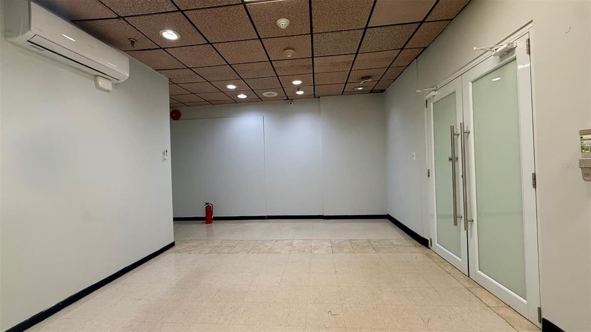 272 CALLE 272 BLOQ. L B 12, URB. COUNTRY CLUB — photo 22 of 23