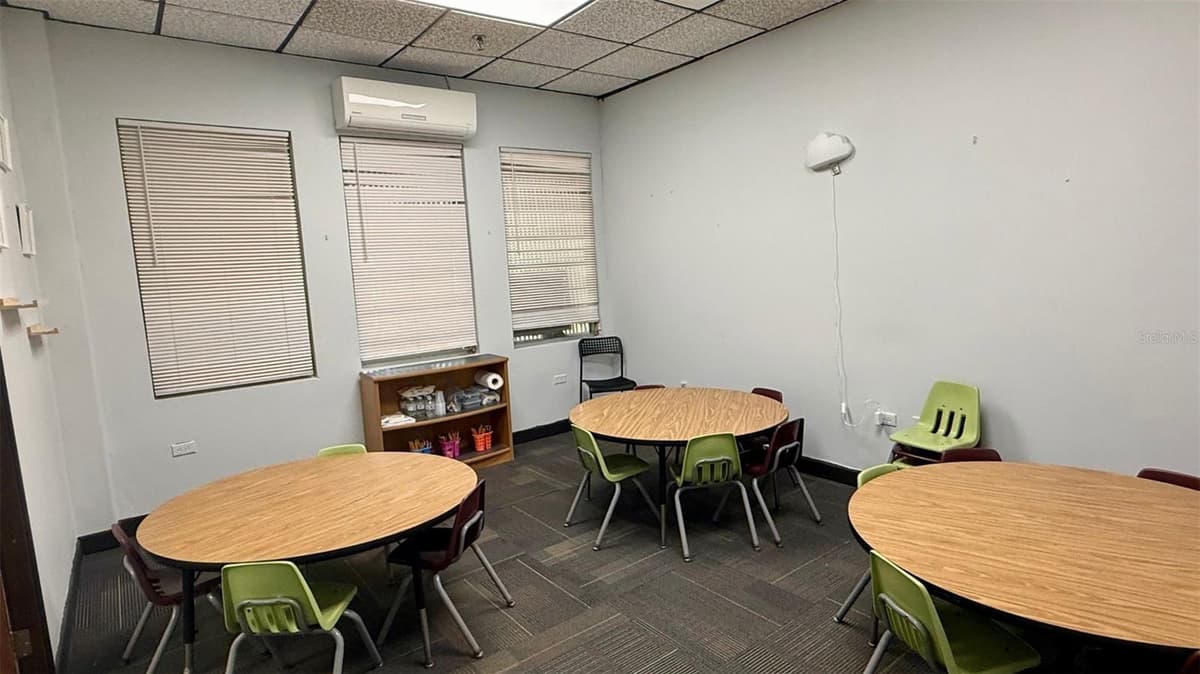272 CALLE 272 BLOQ. L B 12, URB. COUNTRY CLUB — photo 17 of 23