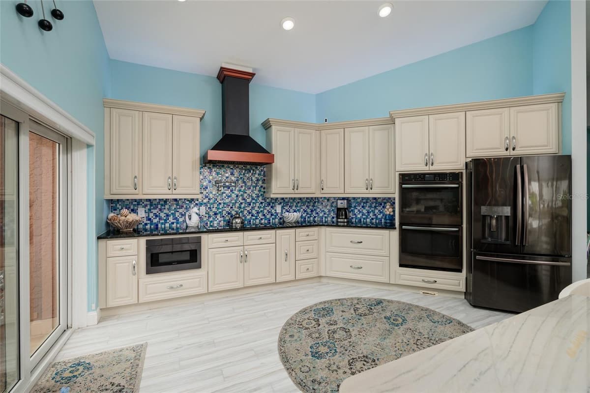 742 MONTE CRISTO BOULEVARD — photo 9 of 60