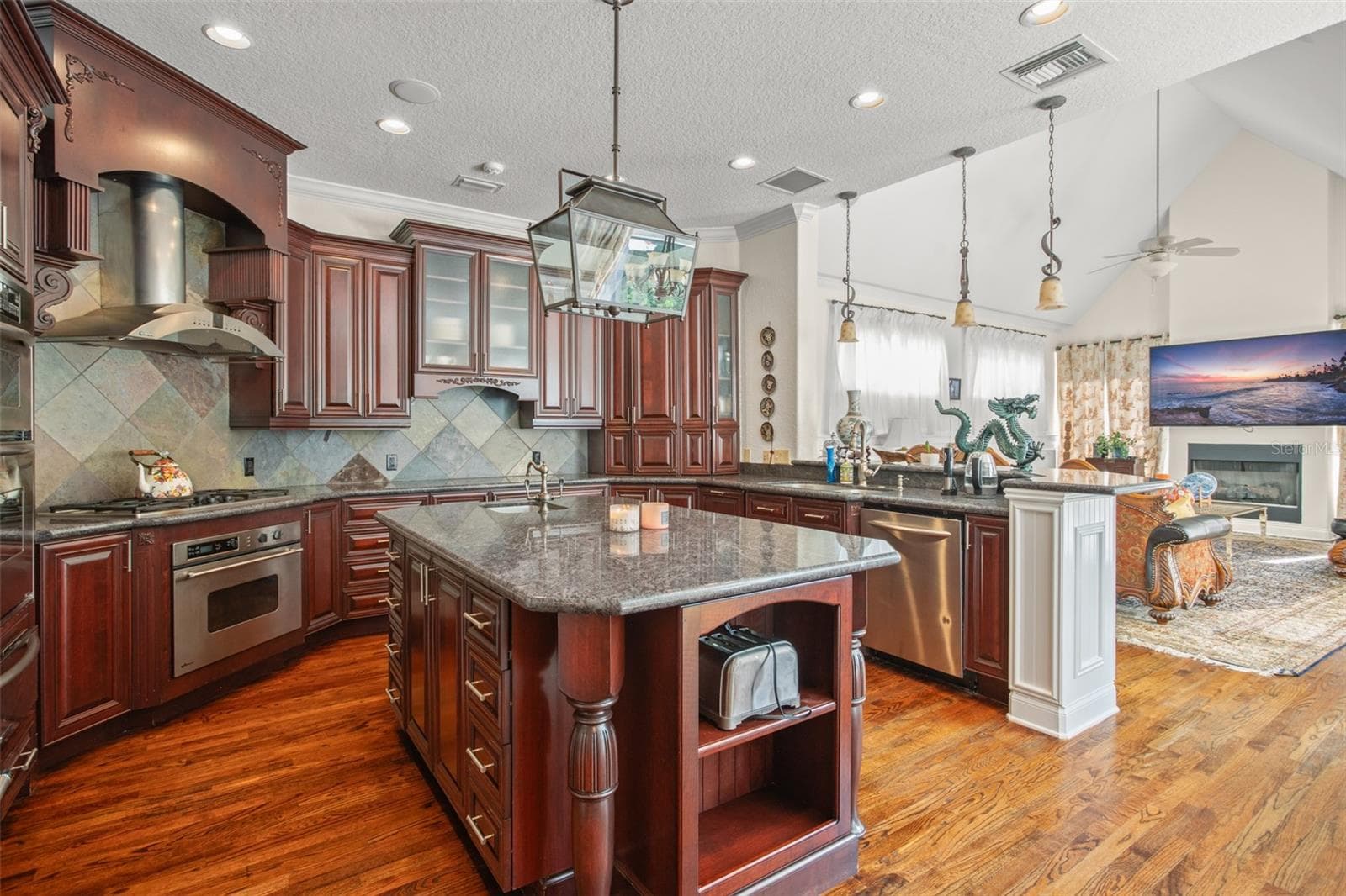9011 PINNACLE CIRCLE — photo 6 of 53