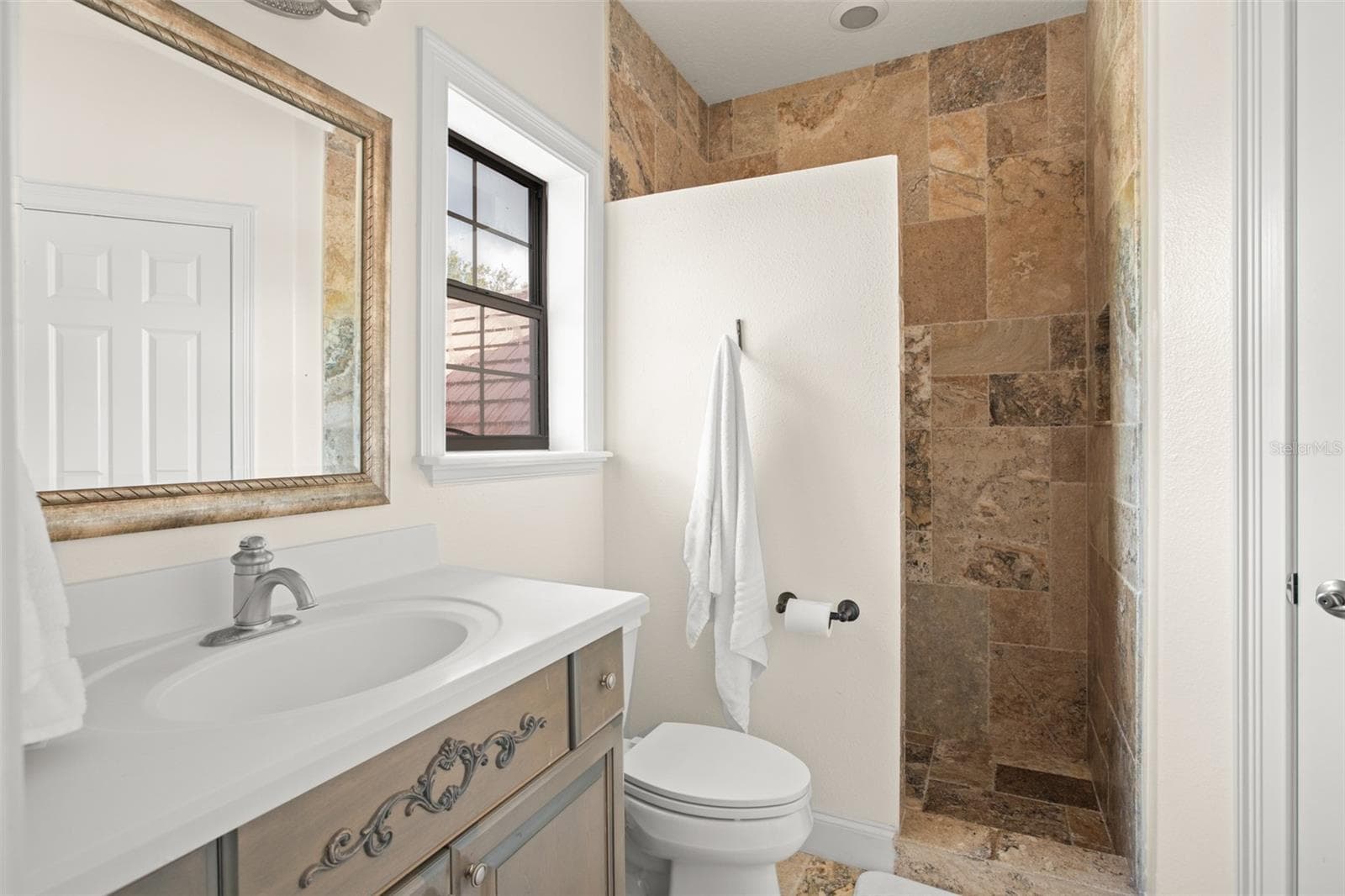 9011 PINNACLE CIRCLE — photo 37 of 53
