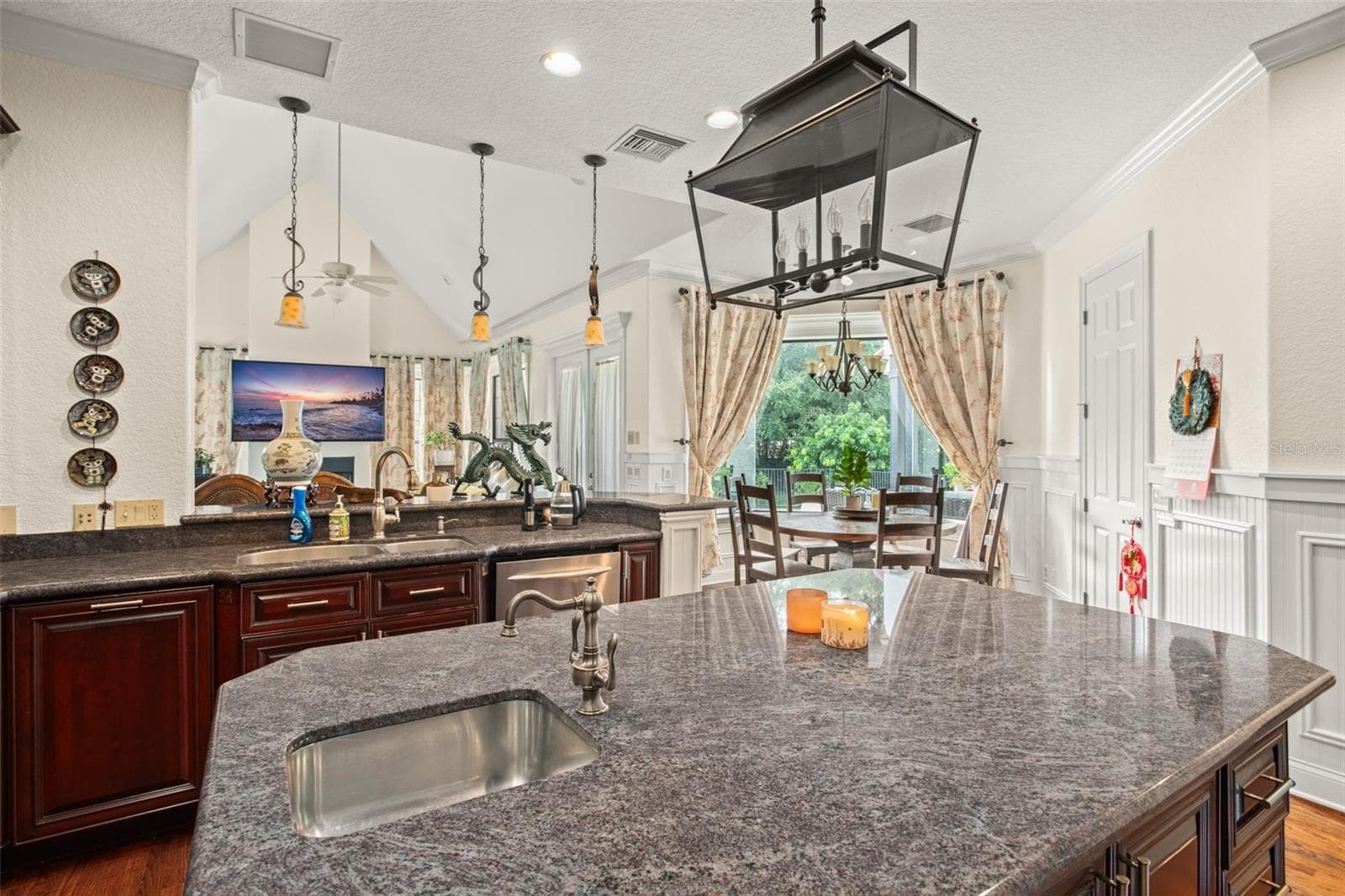 9011 PINNACLE CIRCLE — photo 15 of 53