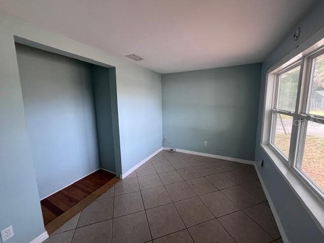356 CLIFTON AVENUE — photo 7 of 17