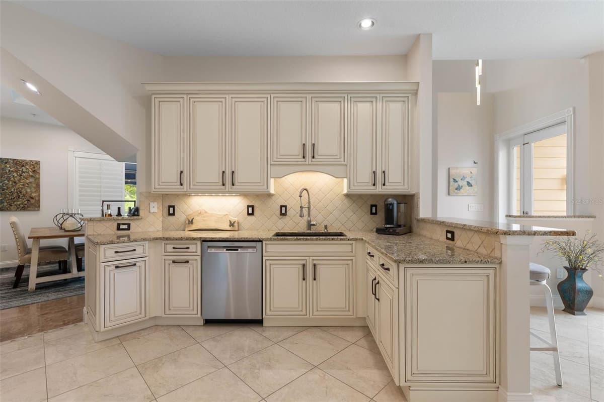 4642 RIVERWALK VILLAGE COURT — photo 19 of 98