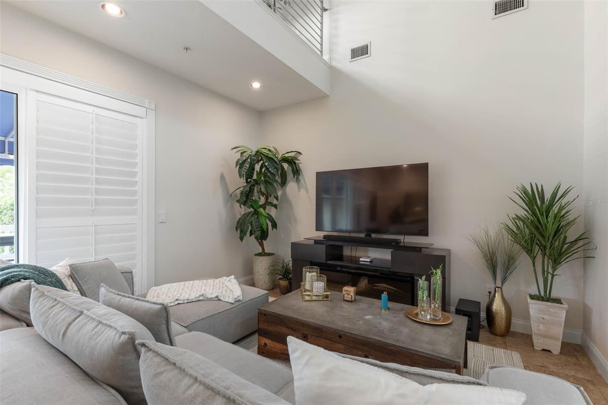 4642 RIVERWALK VILLAGE COURT — photo 12 of 98