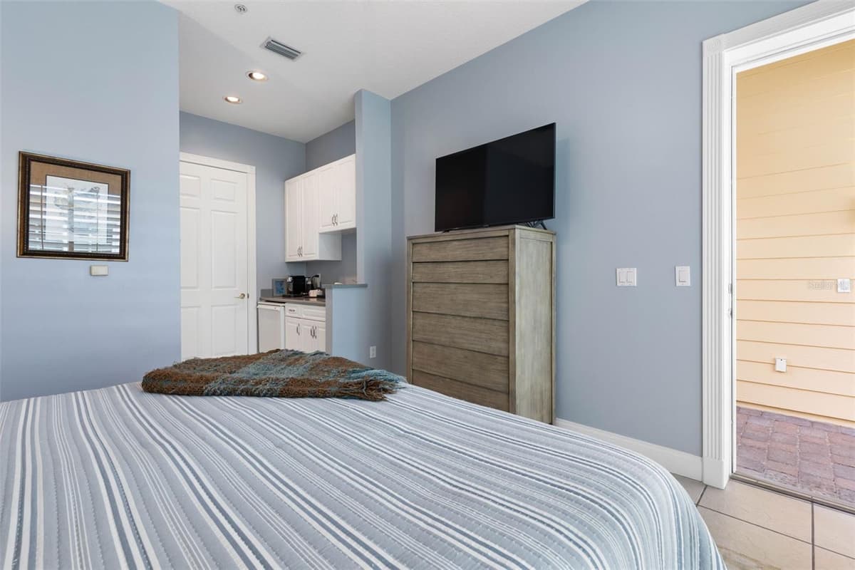 4642 RIVERWALK VILLAGE COURT — photo 51 of 98