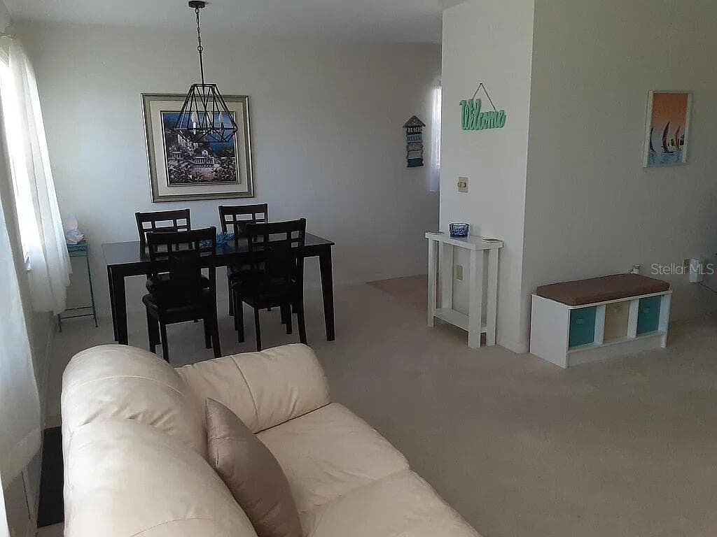 94 SPRING LAKE DRIVE — photo 9 of 18