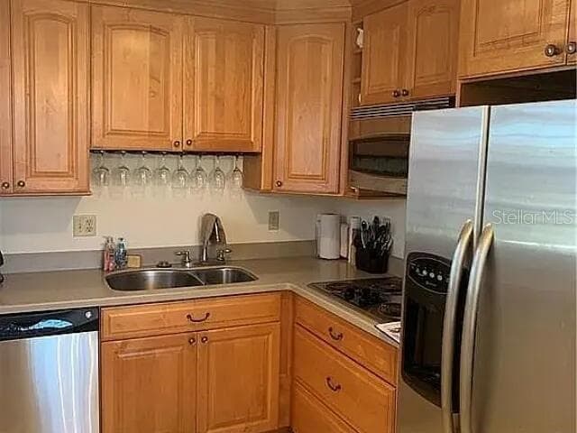 94 SPRING LAKE DRIVE — photo 2 of 18