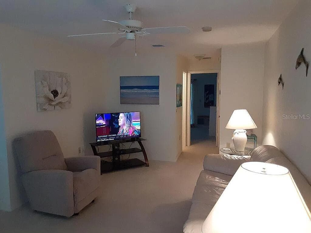 94 SPRING LAKE DRIVE — photo 12 of 18