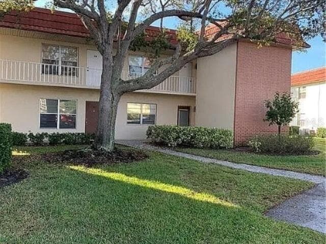 94 SPRING LAKE DRIVE — photo 7 of 18