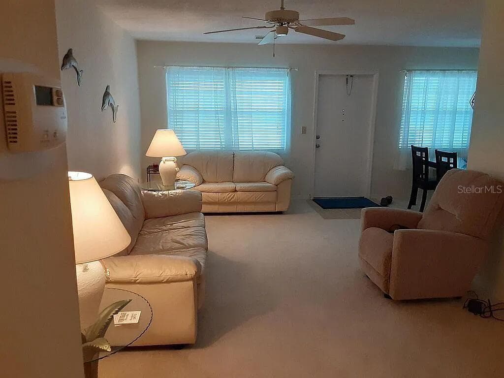 94 SPRING LAKE DRIVE — photo 10 of 18