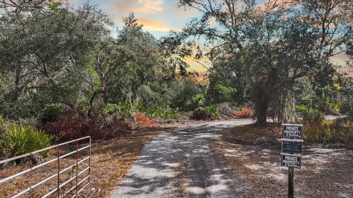 12730 BULLFROG CREEK ROAD — photo 4 of 41