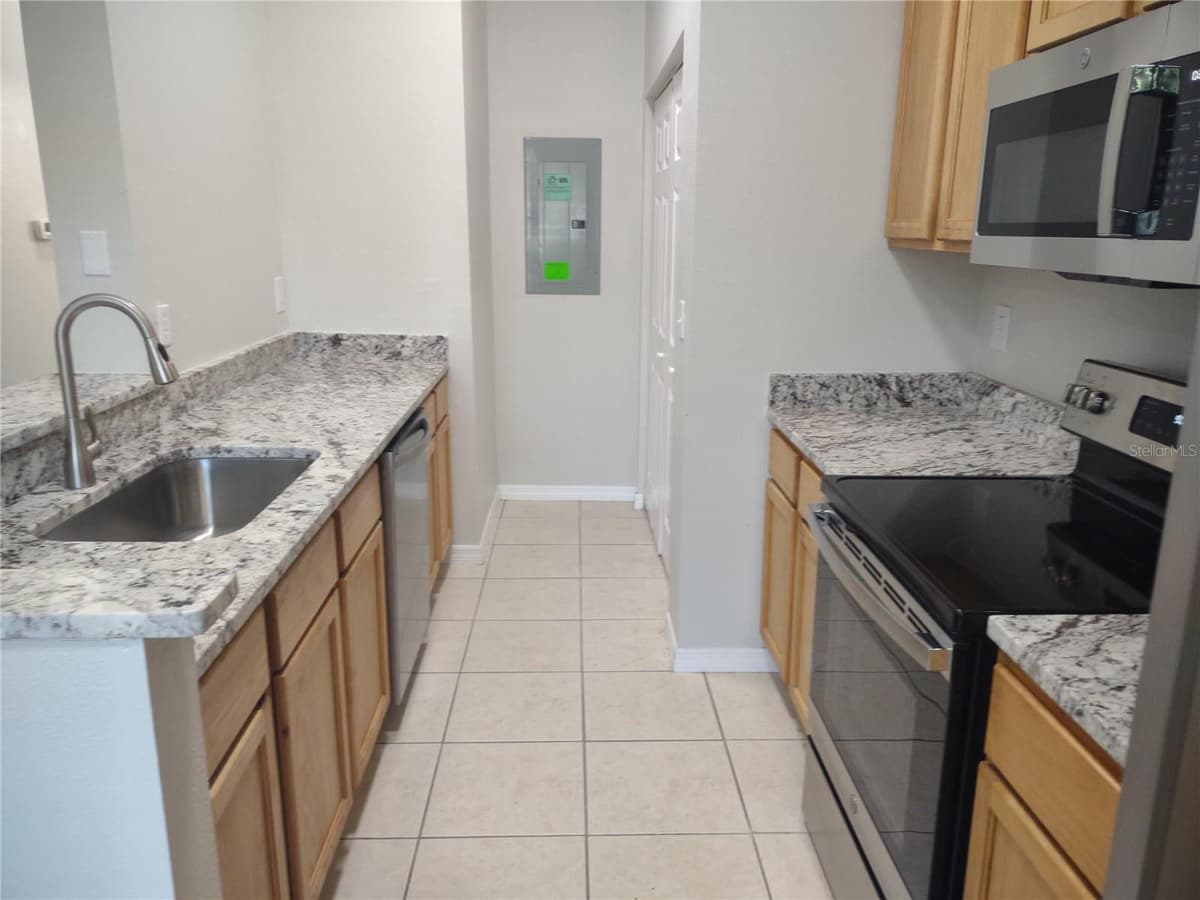 9325 TRAVIS DRIVE — photo 7 of 13