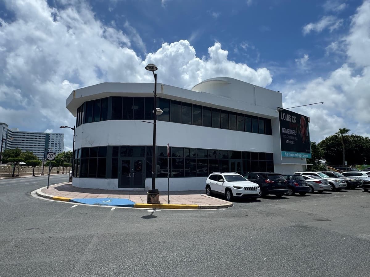 1064 AV. ISLA VERDE — photo 1 of 12