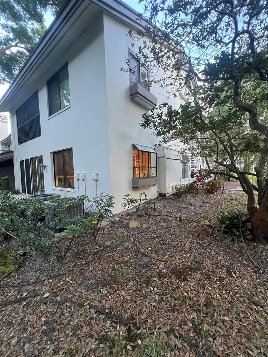 1721 LAKE CYPRESS DRIVE — photo 3 of 34