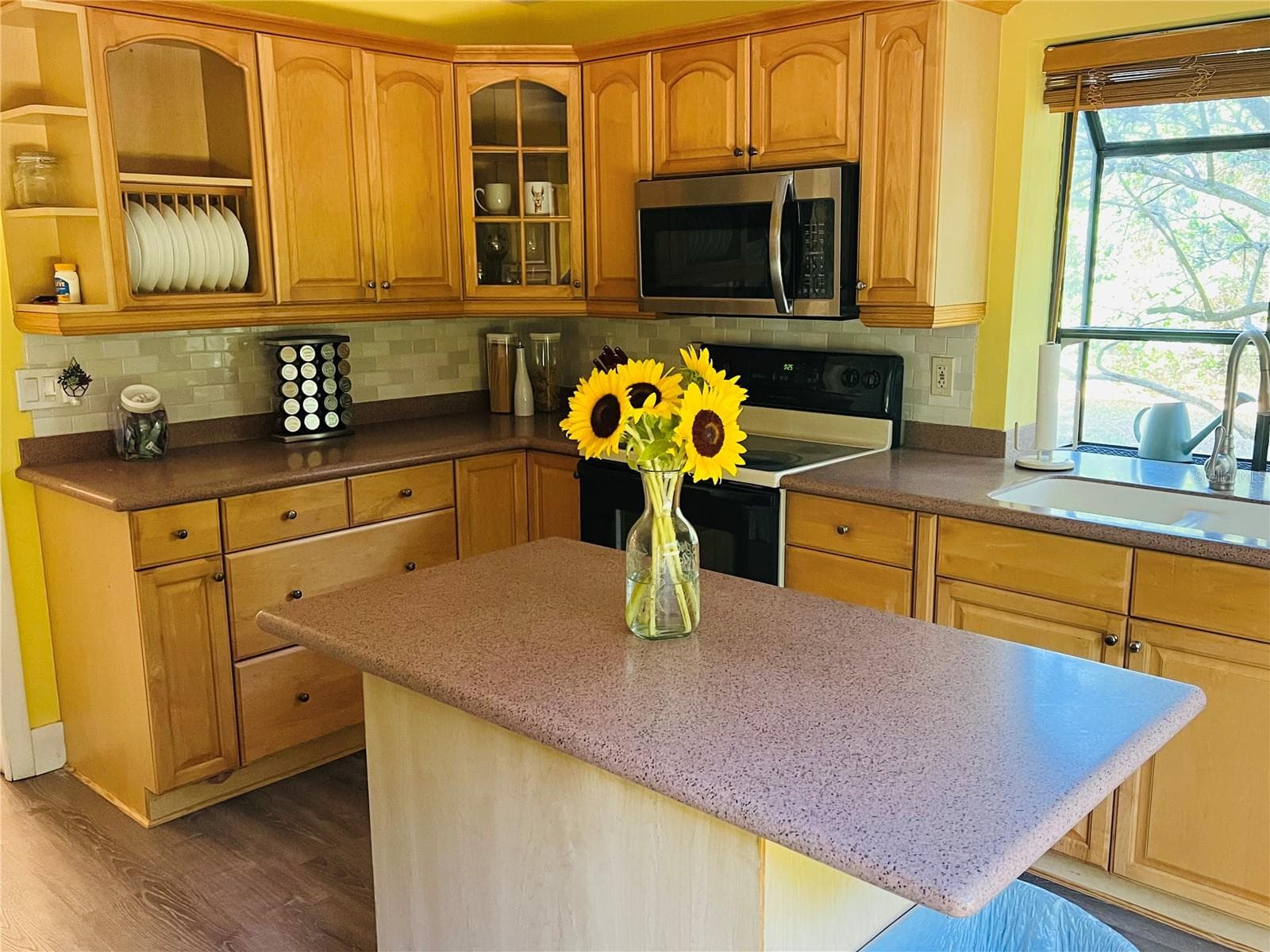 1721 LAKE CYPRESS DRIVE — photo 10 of 34