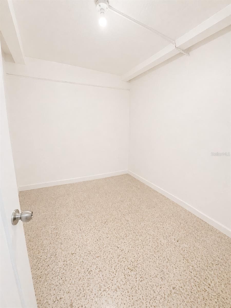R517 COLLORES WARD — photo 11 of 13