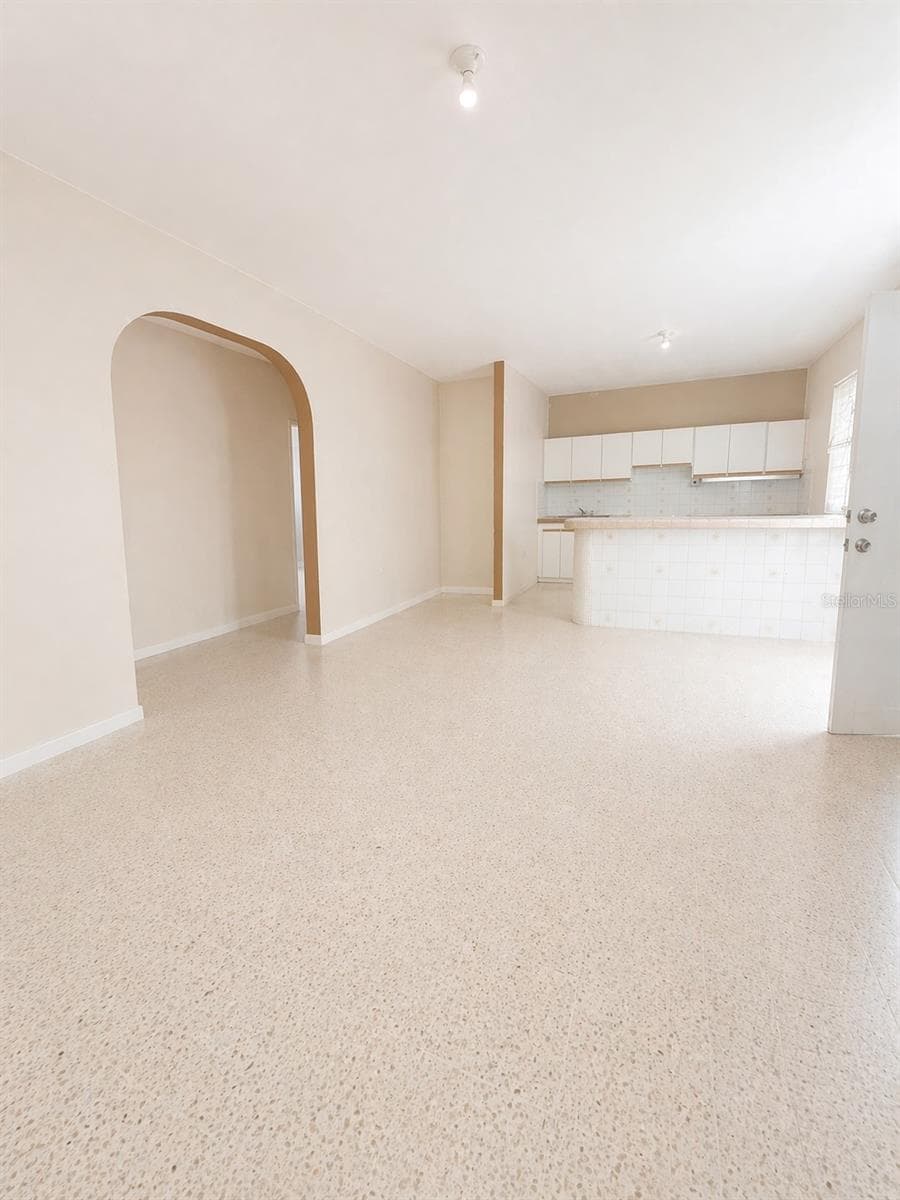 R517 COLLORES WARD — photo 13 of 13